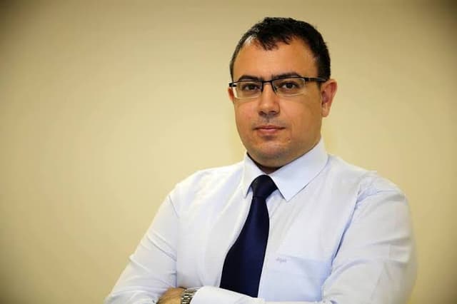 Uzm. Dr. Erdem Önder Sönmez