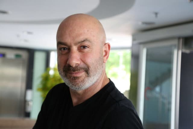 Op. Dr. Erdal Kayhan