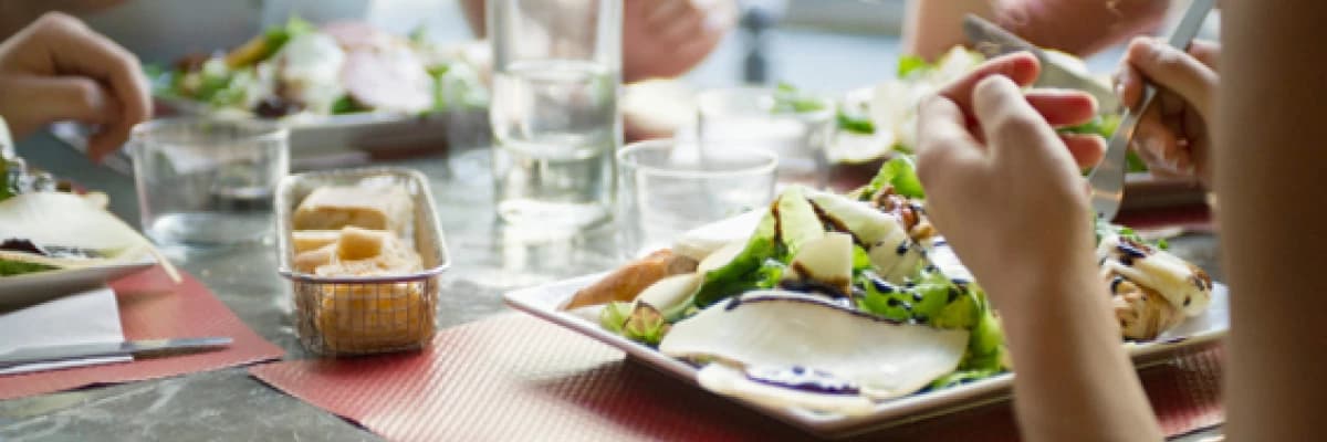 Dışarıda yemek yemek