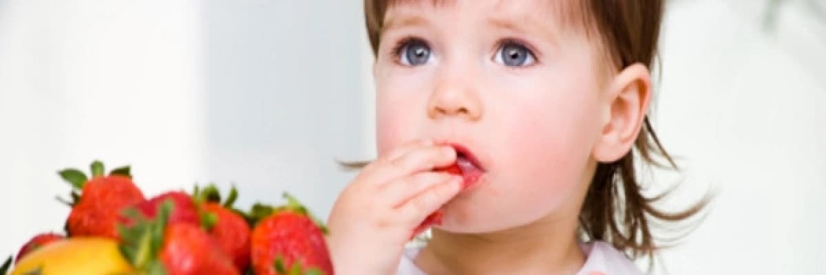 Katı Gıdalara Başlarken Gıda Alerjisi: Hangi Gıdalar Risklidir? Nasıl Korunalım?