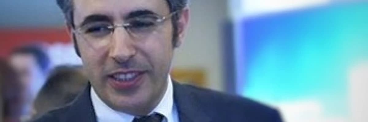 SAÇ DÖKÜLMESİ NEDEN OLUR?