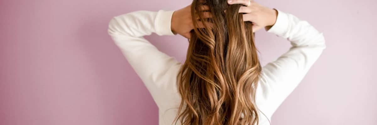 SAĞLIKLI SAÇLAR İÇİN DOĞRU BESLENME