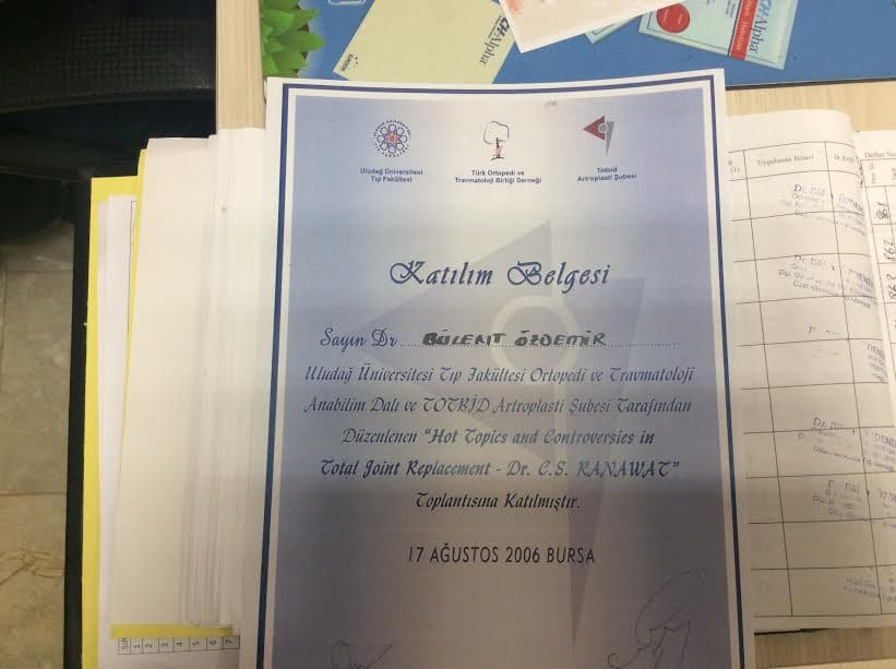 Hot Topics and Controversies in Total Joint Replacement Dr. E.S. Kanawat Toplantısı
