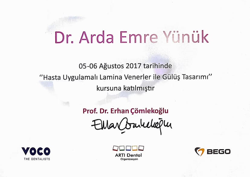 Hasta Uygulamalı Lamina Venerler İle Gülüş Tasarımı