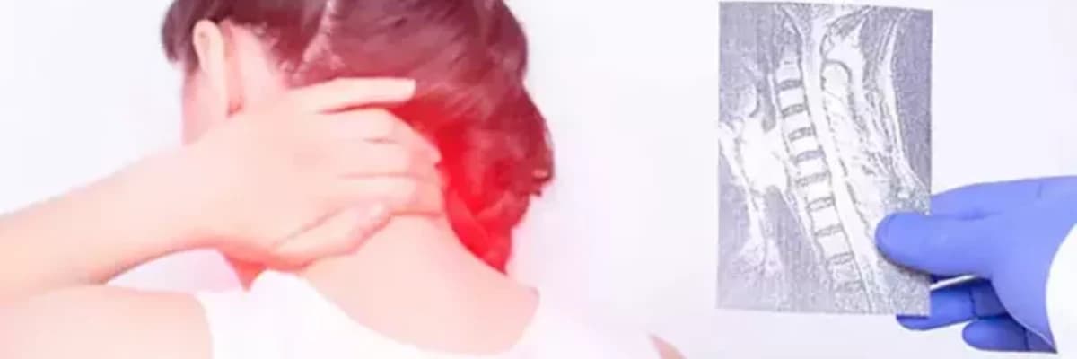 Baş ve omuz ağrısı beyincik sarkmasının belirtisi olabilir