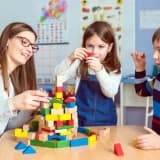 ÇOCUK GELİŞİMİNDE OYUN TERAPİSİNİN ÖNEMLİ ROLÜ